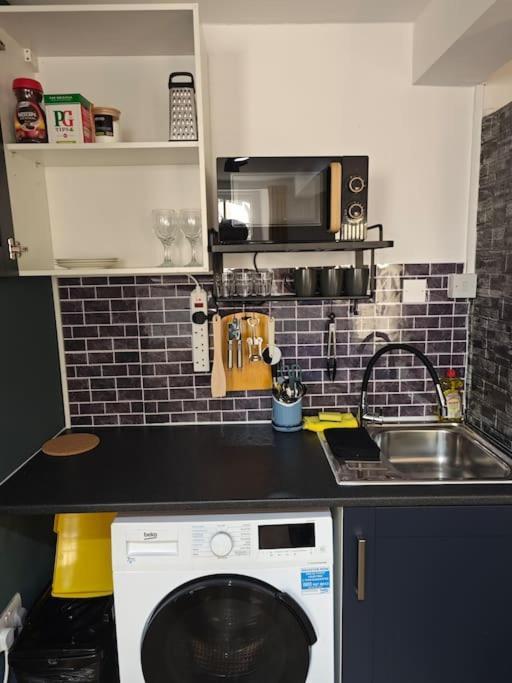 Апартаменты New Studio Flat In Old Street - Zone 1 Лондон Экстерьер фото